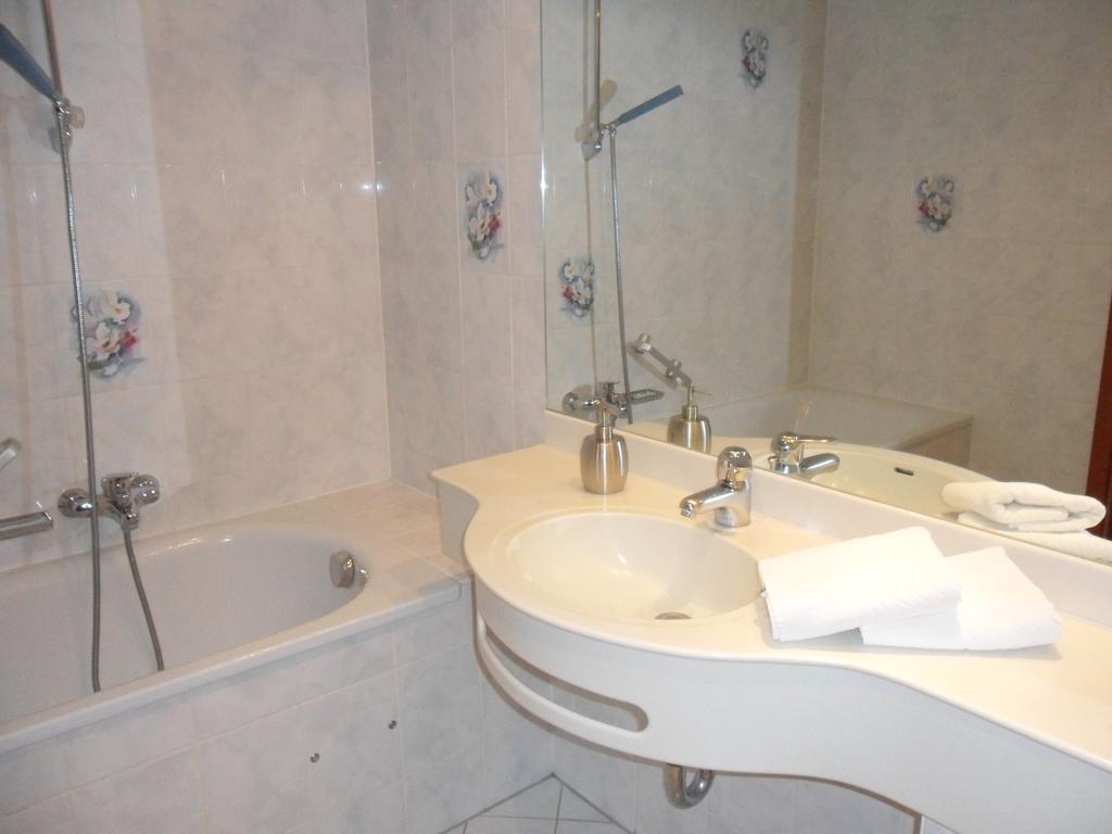 Landgasthof mit Gästezimmer Frohe Einkehr Merzhausen Zimmer foto