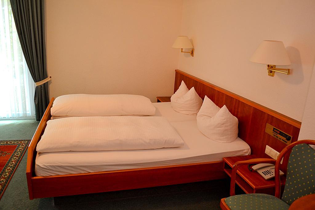 Landgasthof mit Gästezimmer Frohe Einkehr Merzhausen Exterior foto