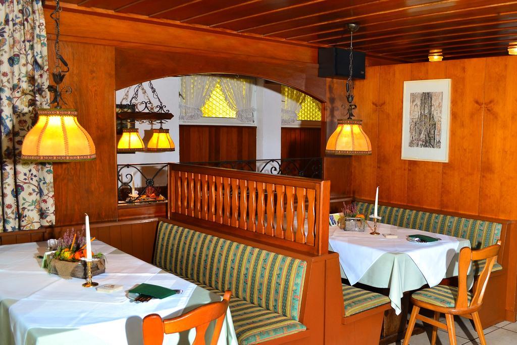 Landgasthof mit Gästezimmer Frohe Einkehr Merzhausen Exterior foto