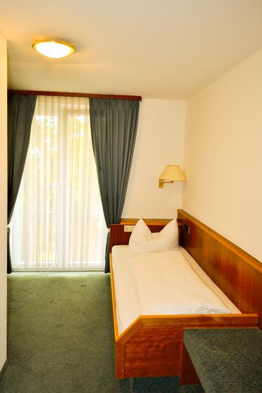 Landgasthof mit Gästezimmer Frohe Einkehr Merzhausen Zimmer foto