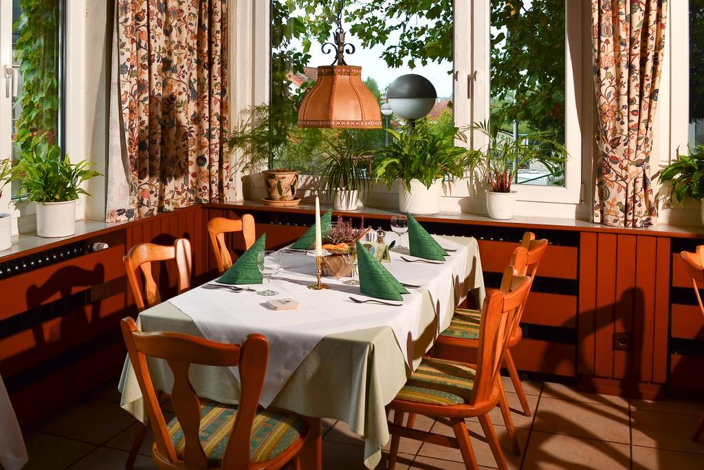 Landgasthof mit Gästezimmer Frohe Einkehr Merzhausen Exterior foto