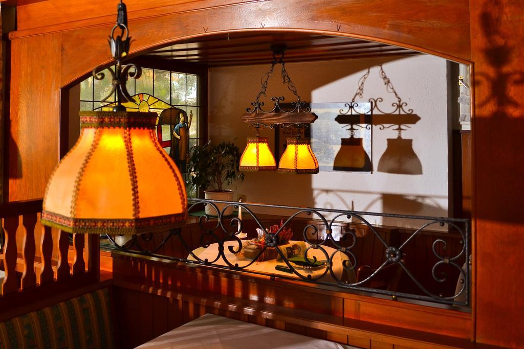 Landgasthof mit Gästezimmer Frohe Einkehr Merzhausen Exterior foto