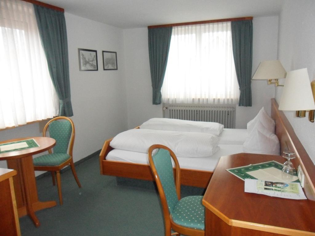 Landgasthof mit Gästezimmer Frohe Einkehr Merzhausen Zimmer foto